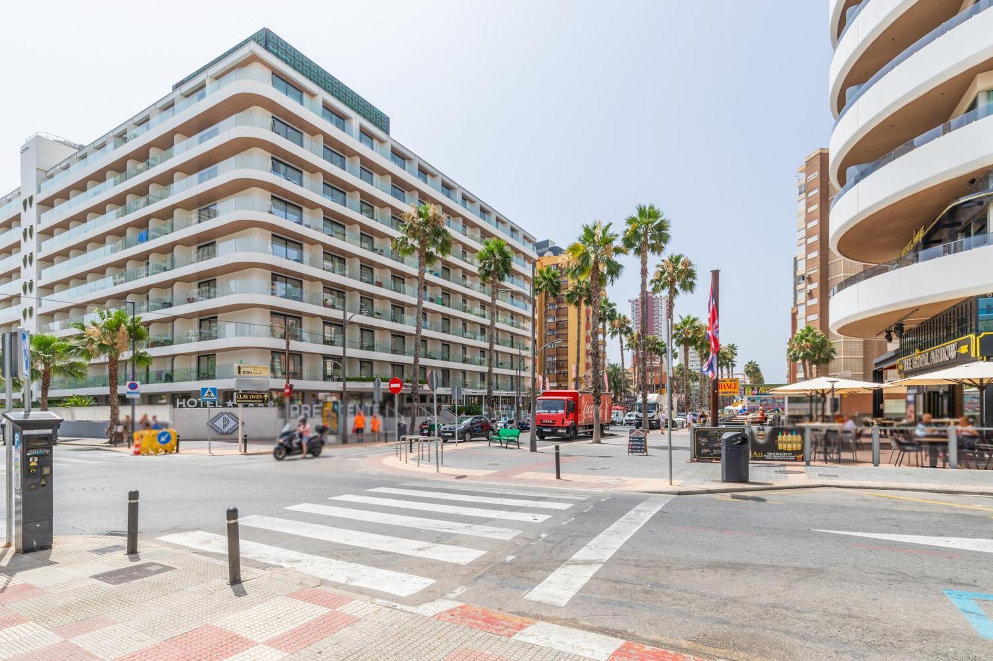 Queen Benidorm Extérieur photo